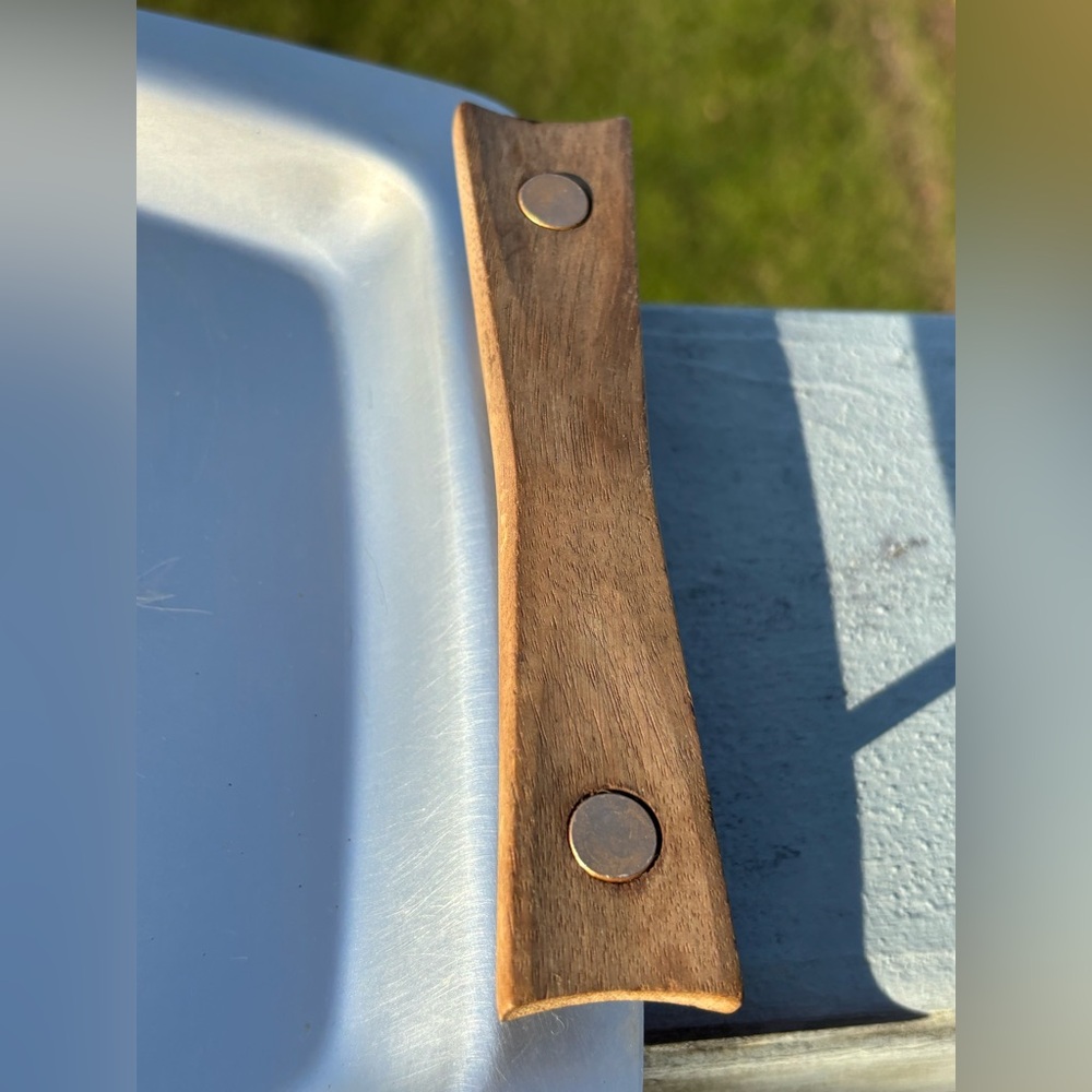 Vintage Mirro Medallion Serving Tray MCM Aluminum & Teak 1950s 1960s Atomic - Picture 12 of 14